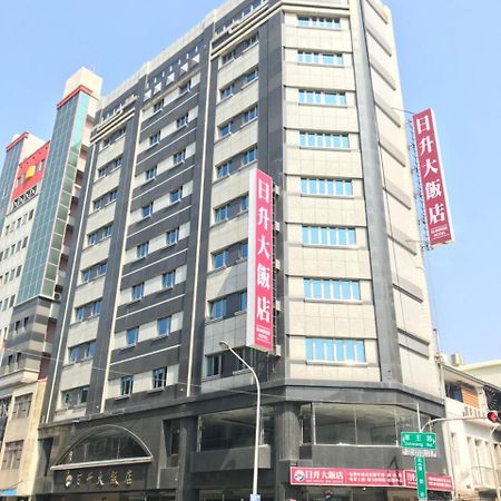 Sunrise Hotel Тайнан Екстериор снимка