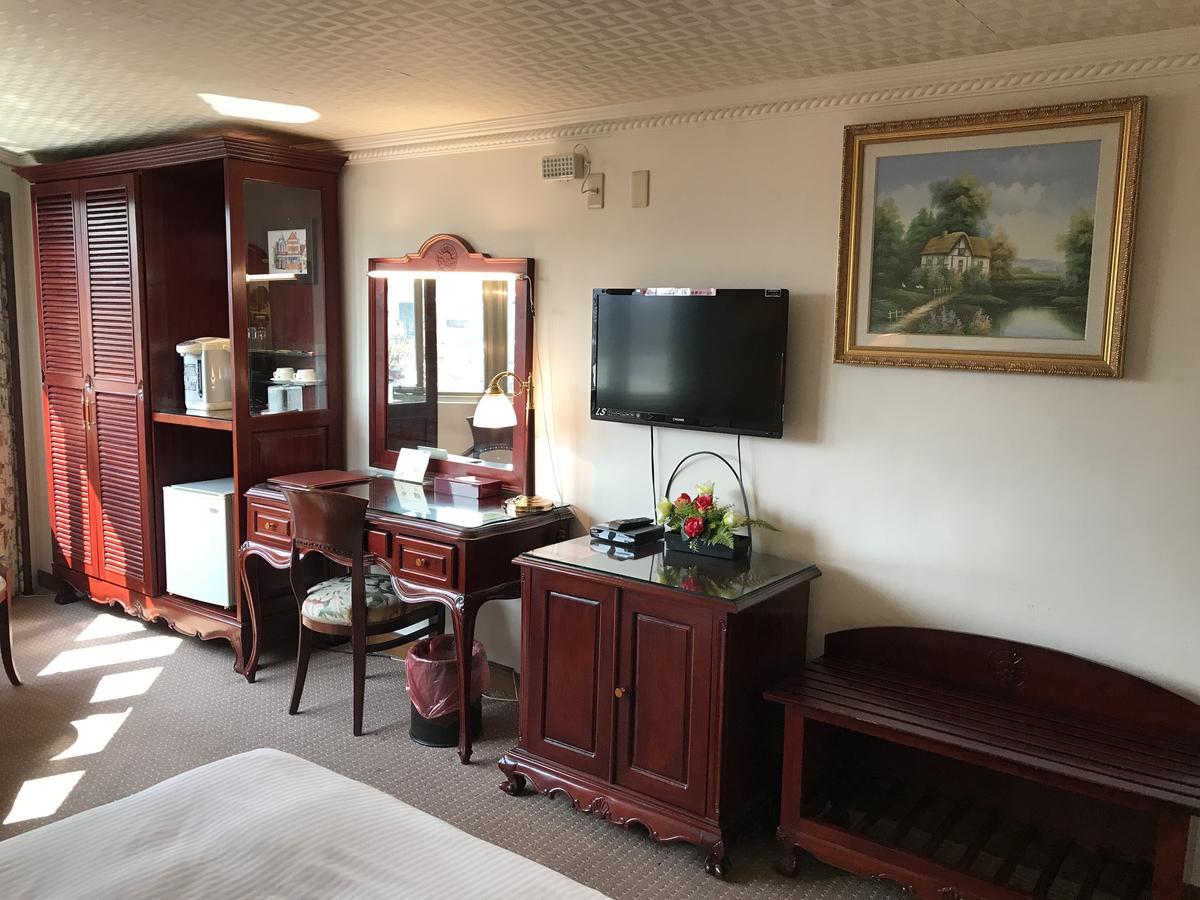 Sunrise Hotel Тайнан Екстериор снимка