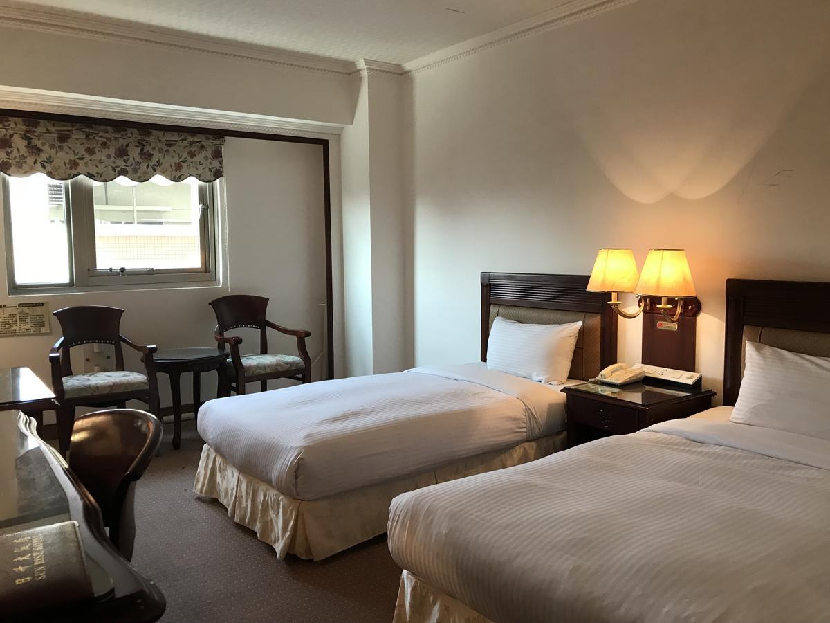 Sunrise Hotel Тайнан Екстериор снимка
