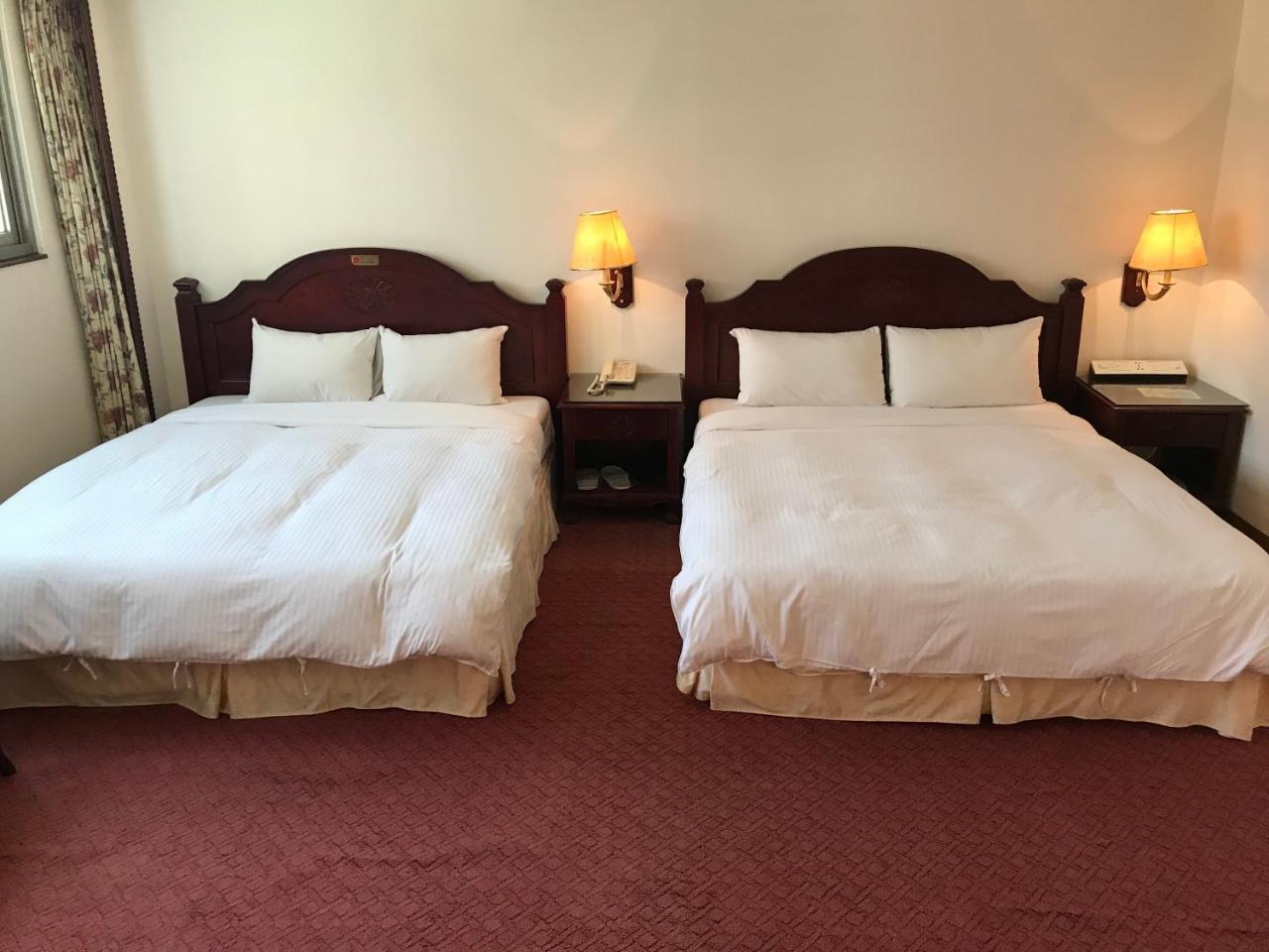 Sunrise Hotel Тайнан Екстериор снимка